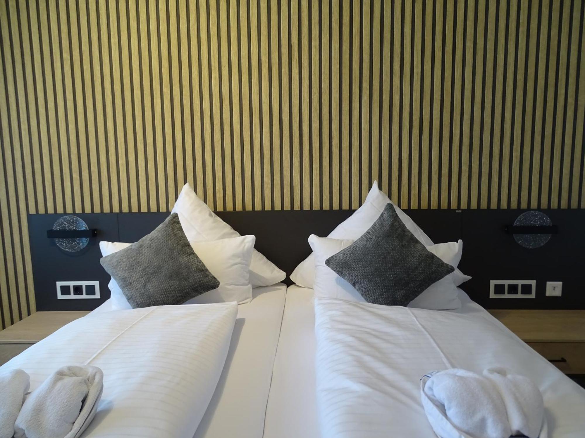 Hotel Zur Therme Westernkotten Zewnętrze zdjęcie